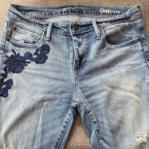 GAP Women's Light Blue Jeans with Navy Embroidery